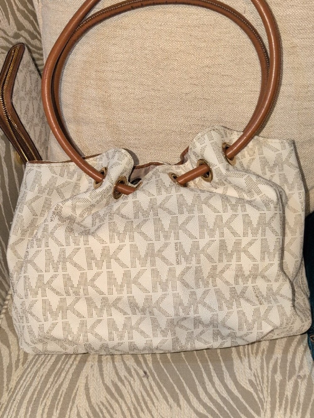 Michael Michael Kors Jet Set Gathered Shoulder Tote - Picture 7 of 13